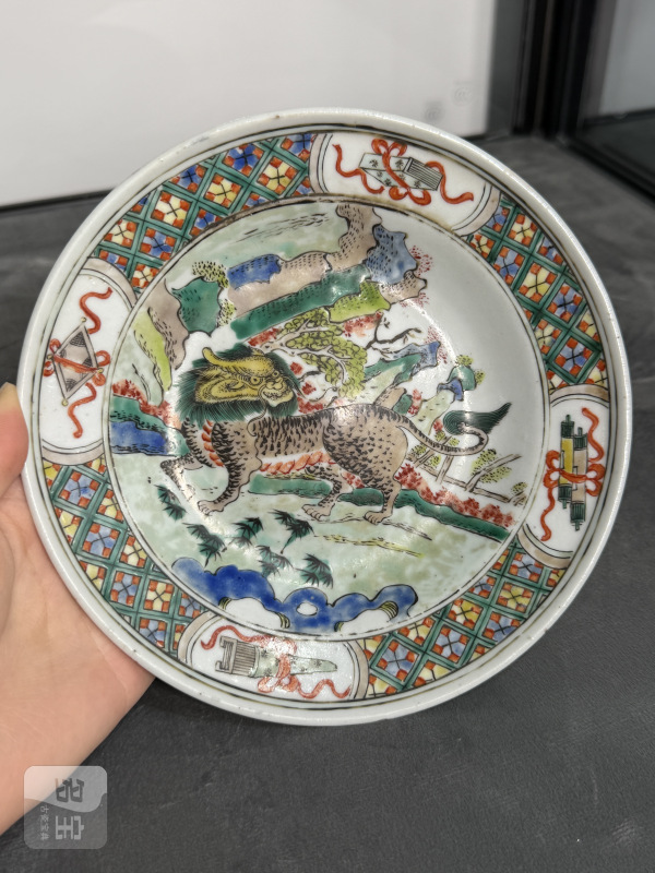 清晚期五彩麒麟献瑞图折沿盘 - 图2